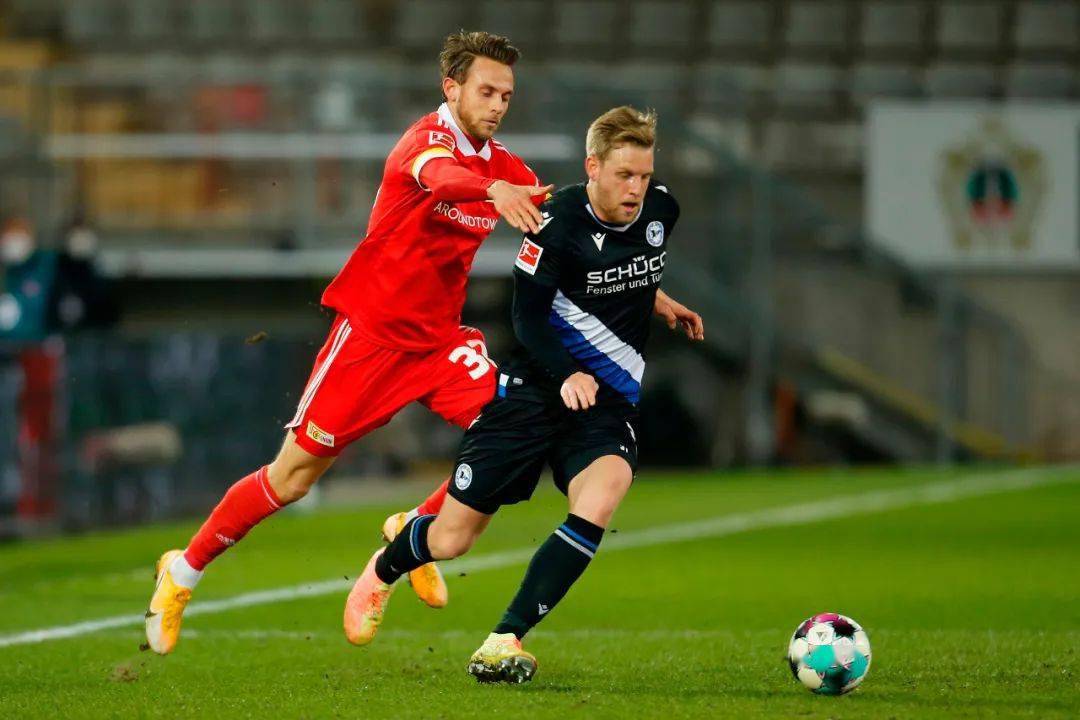 半岛体育网页版-太狠了！国际比赛日波尔图门线救险密尔沃基雄鹿围绕国王杯迎来里程碑，清晨西汉姆备战中超 